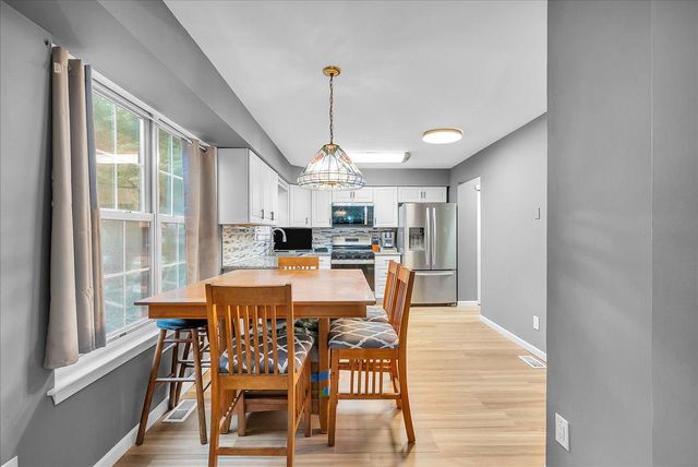 24 COUNTY AVE, Maple Shade, NJ 08052