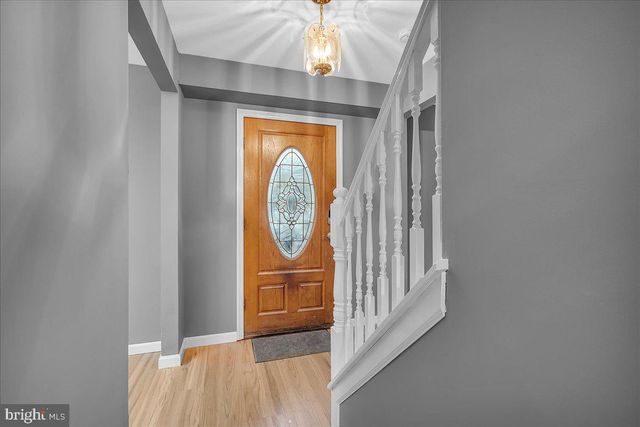24 COUNTY AVE, Maple Shade, NJ 08052