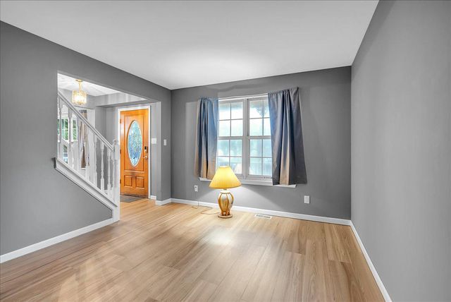 24 COUNTY AVE, Maple Shade, NJ 08052