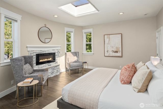 209 32nd Avenue, Seattle, WA 98122