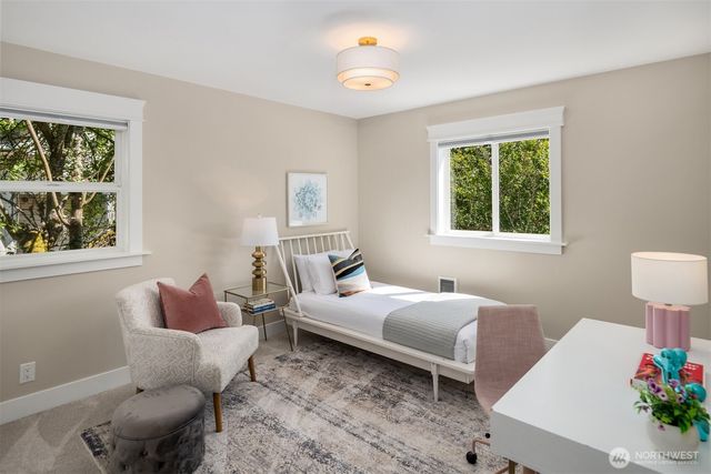 209 32nd Avenue, Seattle, WA 98122