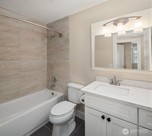 209 32nd Avenue, Seattle, WA 98122