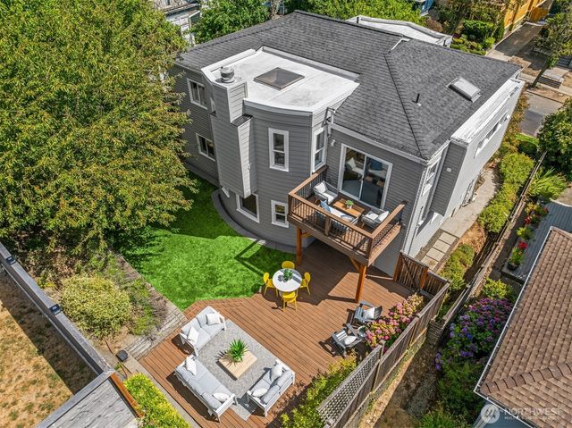 209 32nd Avenue, Seattle, WA 98122