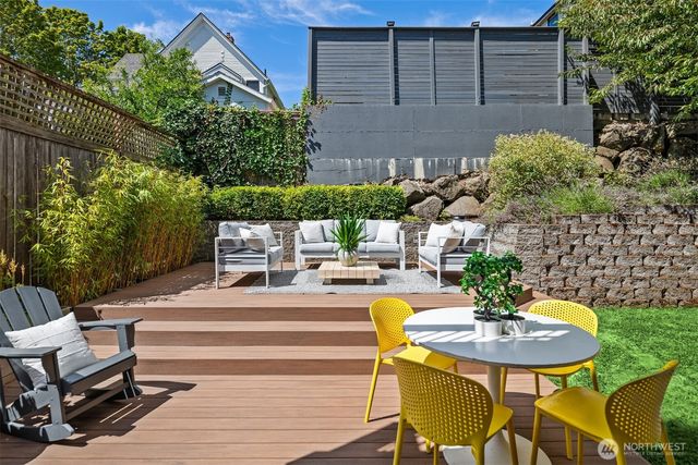209 32nd Avenue, Seattle, WA 98122