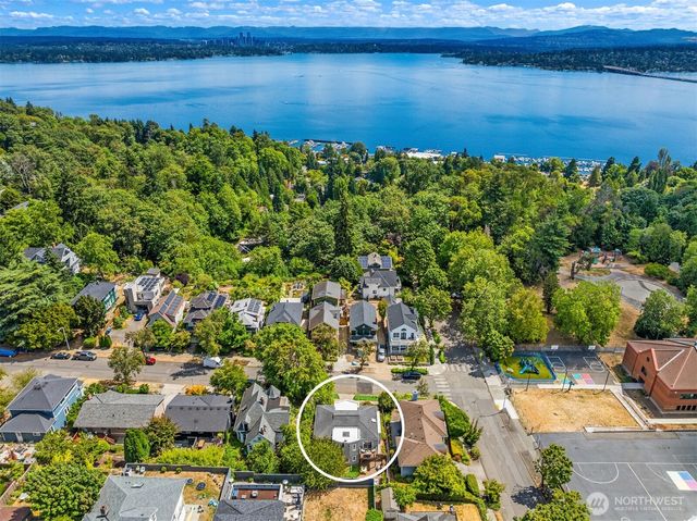 209 32nd Avenue, Seattle, WA 98122