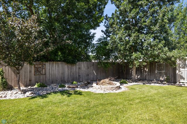741 Wyndemere Drive, West Fargo, ND 58078