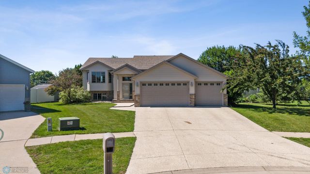 741 Wyndemere Drive, West Fargo, ND 58078