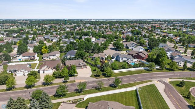 741 Wyndemere Drive, West Fargo, ND 58078