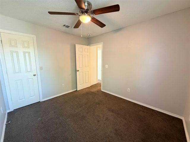 805 Hillbrooke Drive, Arlington, TX 76001