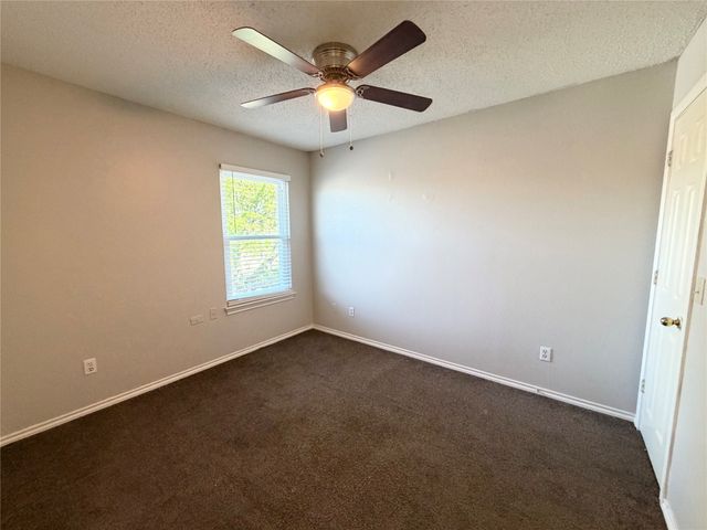 805 Hillbrooke Drive, Arlington, TX 76001