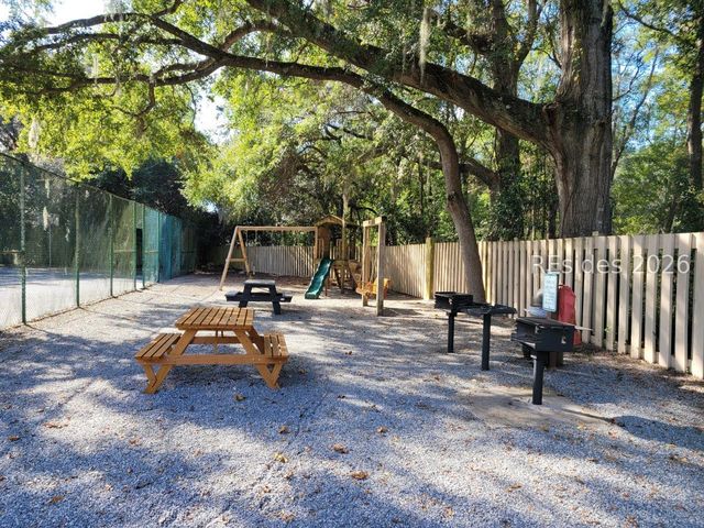 239 Beach City Rd Apt 1215, Hilton Head Island, SC 29926