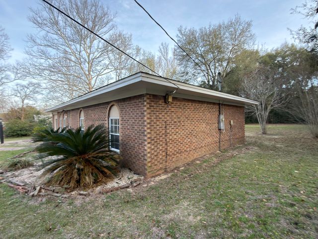 208 Forrest Parkway, Crestview, FL 32539