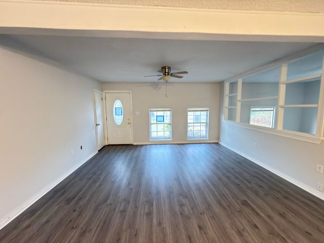 208 Forrest Parkway, Crestview, FL 32539