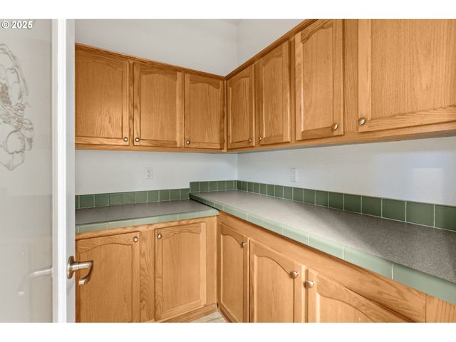 35986 ENTERPRISE Rd, Creswell, OR 97426