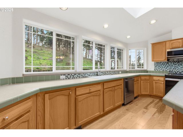 35986 ENTERPRISE Rd, Creswell, OR 97426