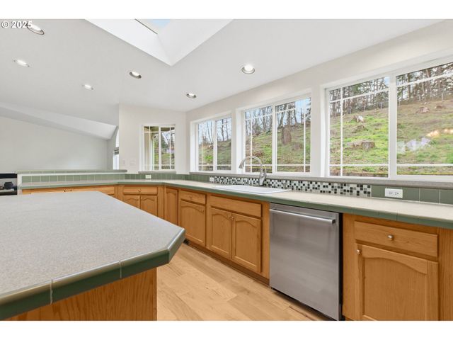 35986 ENTERPRISE Rd, Creswell, OR 97426