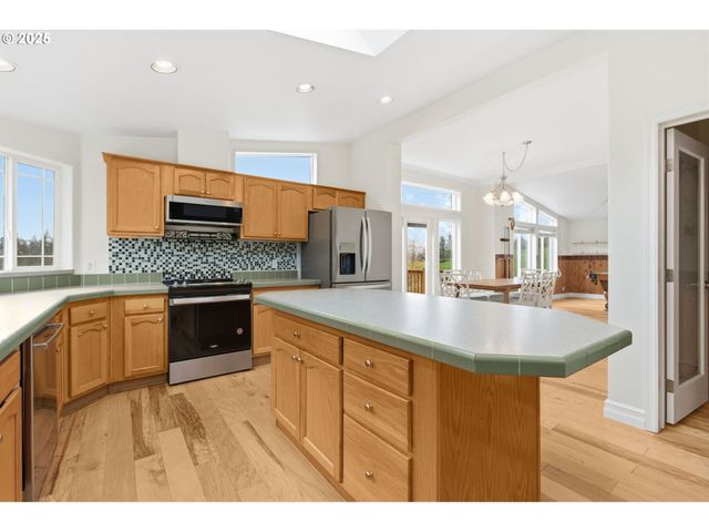 35986 ENTERPRISE Rd, Creswell, OR 97426