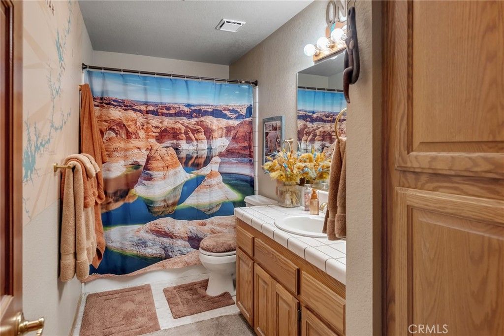 Image 12 of property listing at 7685 Wintergreen, Wrightwood, CA 92397