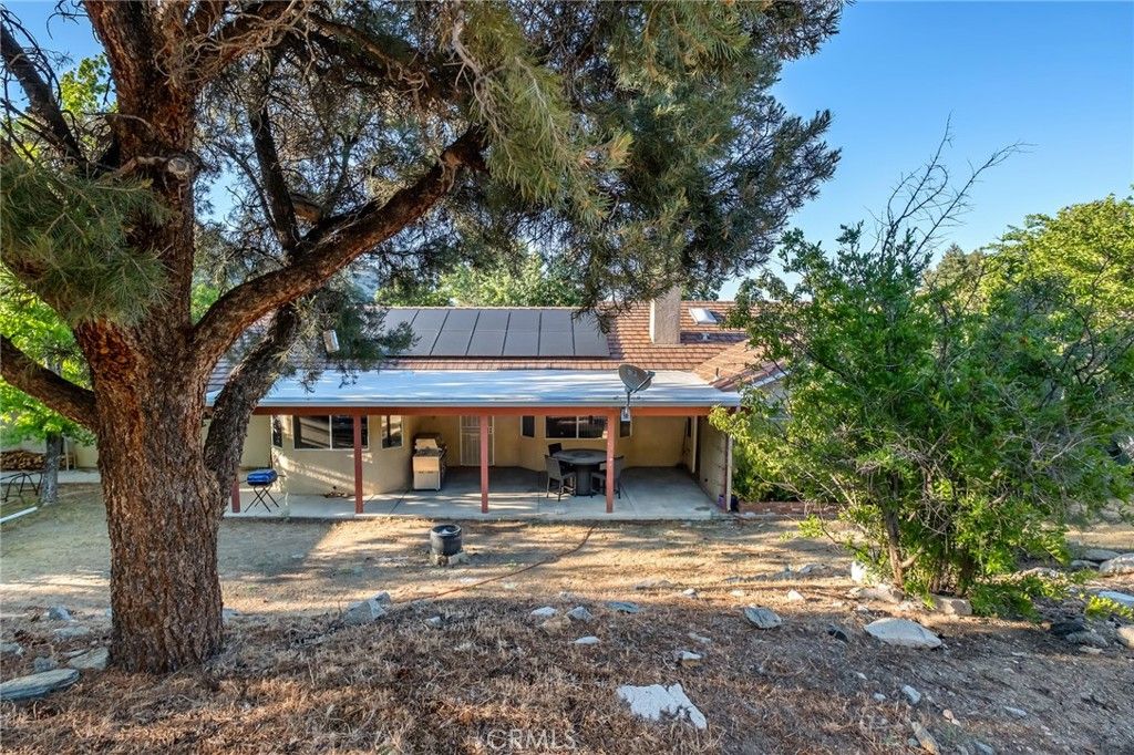 Image 21 of property listing at 7685 Wintergreen, Wrightwood, CA 92397