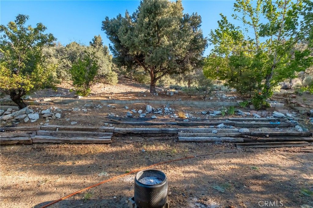 Image 23 of property listing at 7685 Wintergreen, Wrightwood, CA 92397