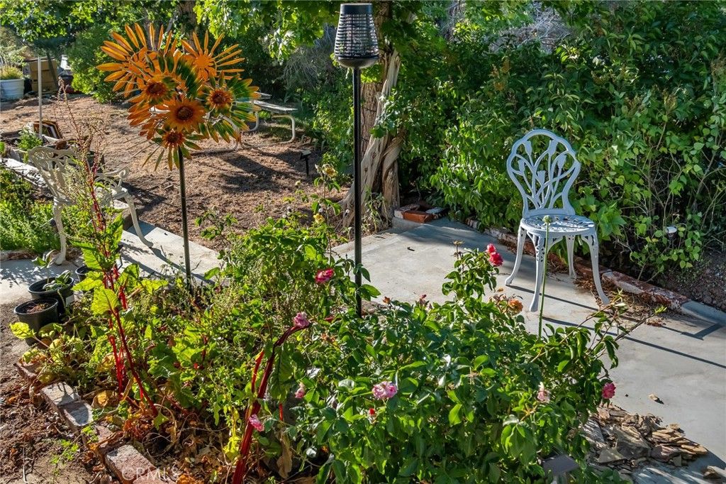 Image 25 of property listing at 7685 Wintergreen, Wrightwood, CA 92397
