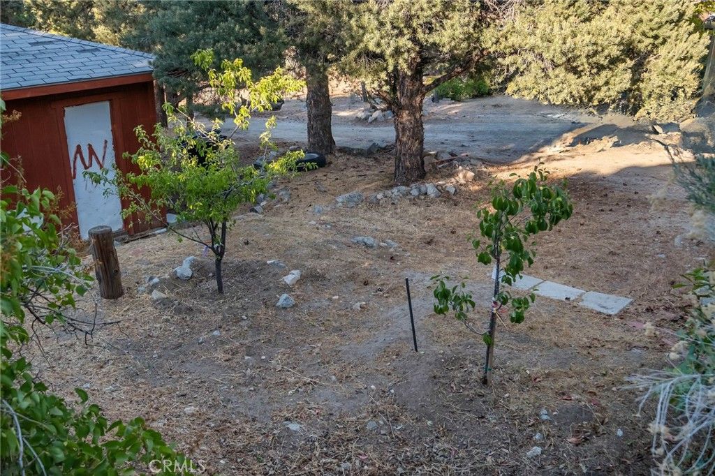 Image 26 of property listing at 7685 Wintergreen, Wrightwood, CA 92397