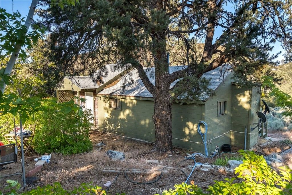 Image 27 of property listing at 7685 Wintergreen, Wrightwood, CA 92397