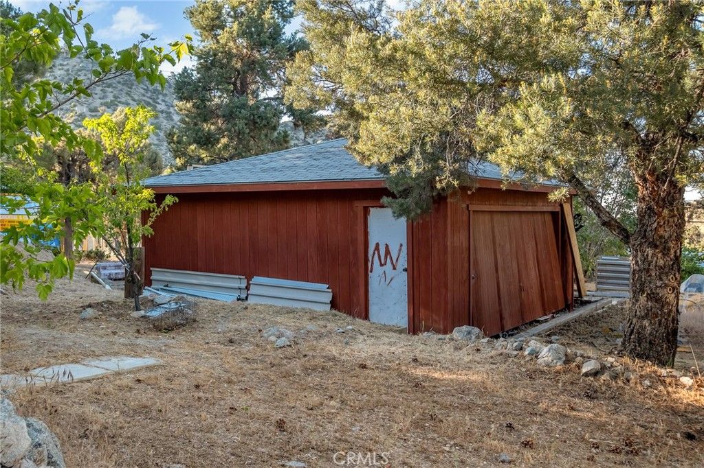 Image 29 of property listing at 7685 Wintergreen, Wrightwood, CA 92397