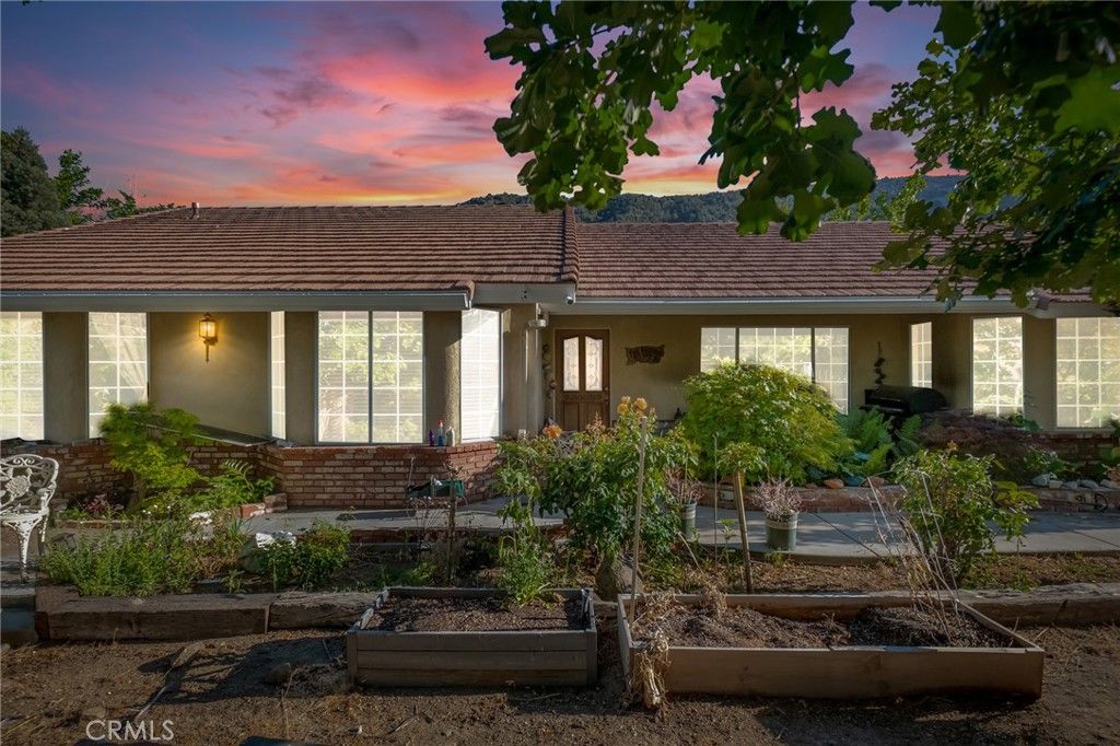 Image 33 of property listing at 7685 Wintergreen, Wrightwood, CA 92397