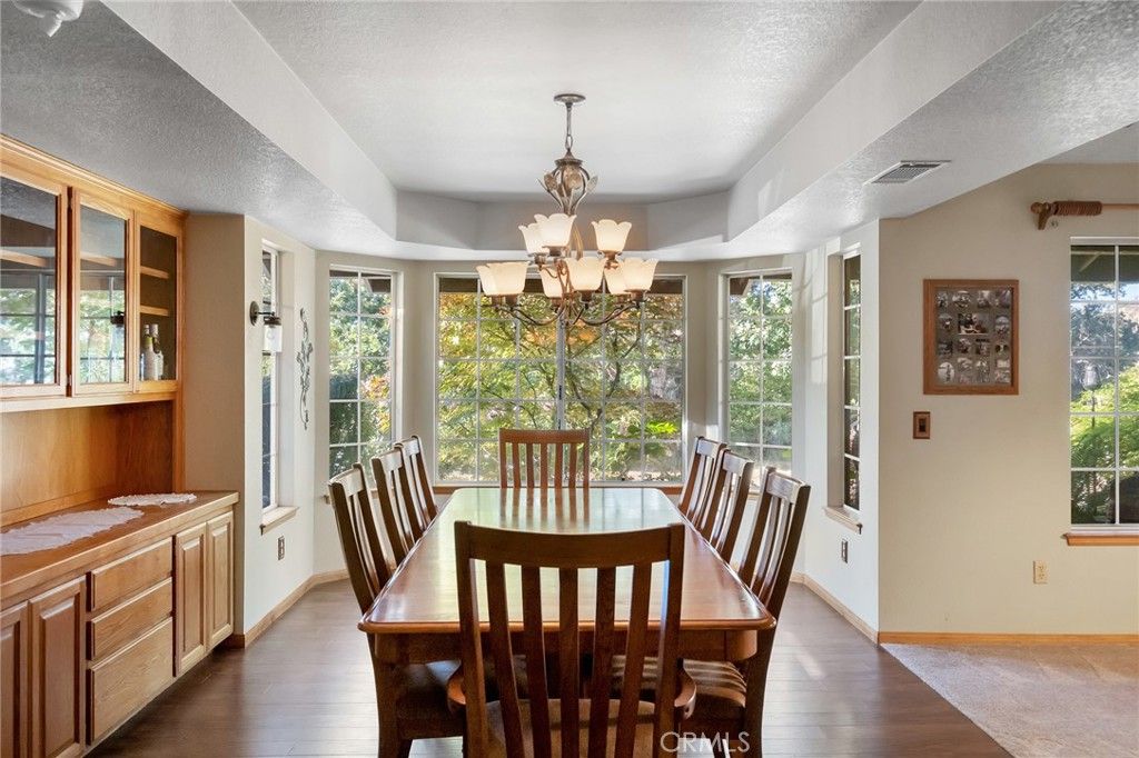 Image 4 of property listing at 7685 Wintergreen, Wrightwood, CA 92397