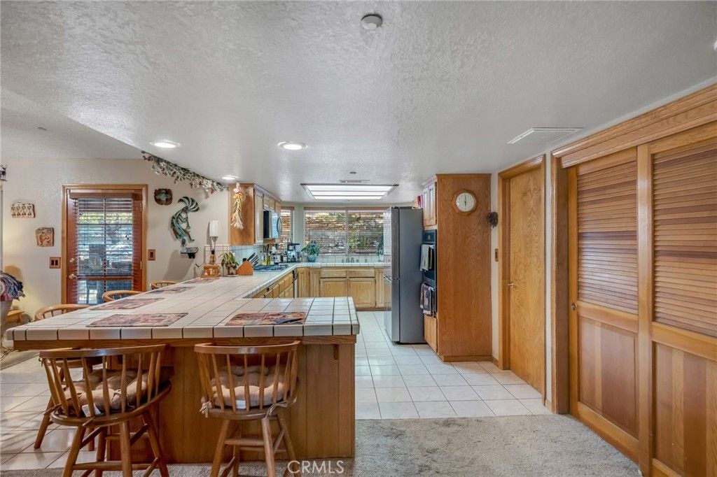 Image 7 of property listing at 7685 Wintergreen, Wrightwood, CA 92397