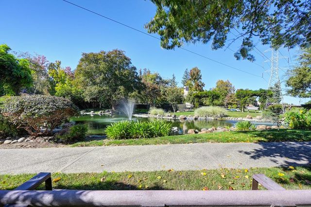 722 Woodside Lane East #3, Sacramento, CA 95825