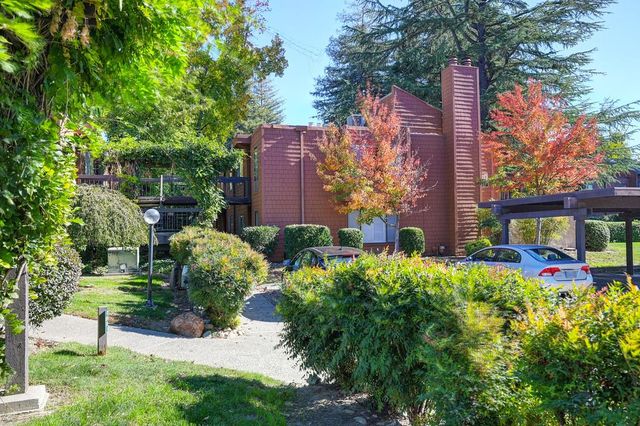 722 Woodside Lane East #3, Sacramento, CA 95825