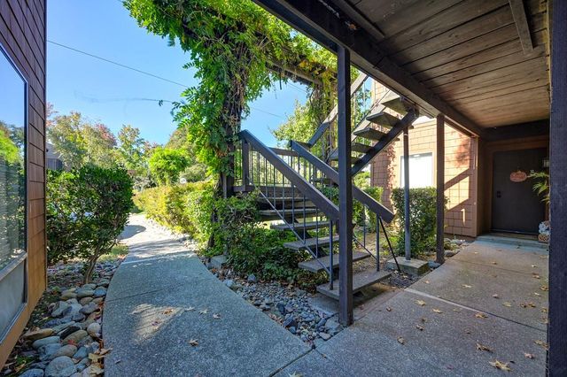 722 Woodside Lane East #3, Sacramento, CA 95825