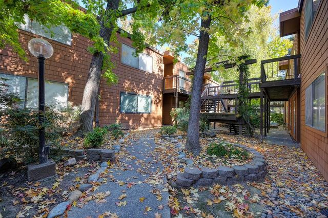 722 Woodside Lane East #3, Sacramento, CA 95825