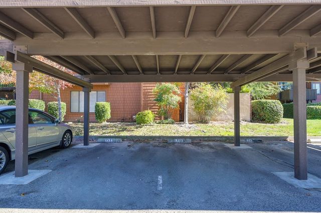 722 Woodside Lane East #3, Sacramento, CA 95825