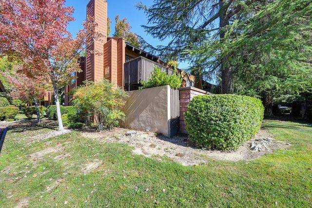 722 Woodside Lane East #3, Sacramento, CA 95825
