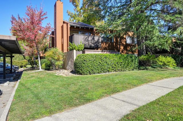 722 Woodside Lane East #3, Sacramento, CA 95825