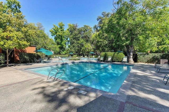 722 Woodside Lane East #3, Sacramento, CA 95825