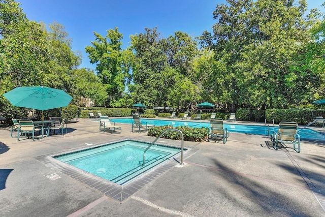 722 Woodside Lane East #3, Sacramento, CA 95825