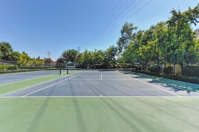 722 Woodside Lane East #3, Sacramento, CA 95825