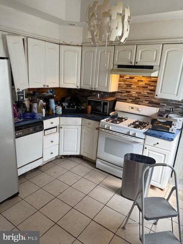 702 CEDAR AVE, Lansdowne, PA 19050