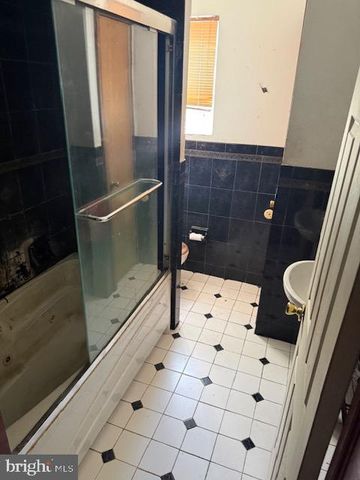 702 CEDAR AVE, Lansdowne, PA 19050