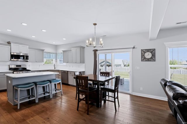 1066 Chesapeake Pointe Drive, Lafayette, IN 47909