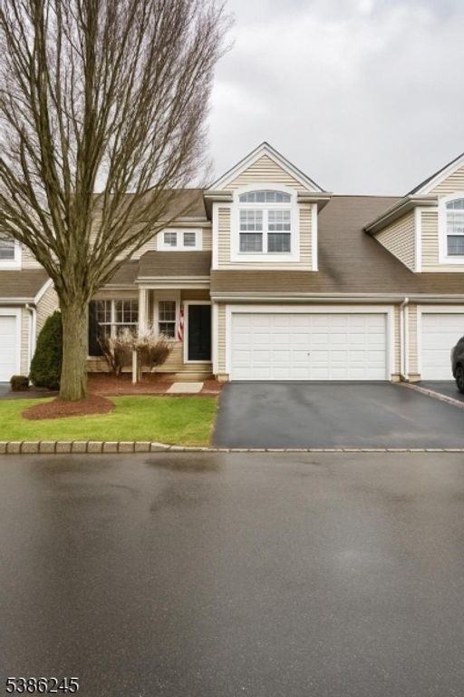 131 Marlboro Cir 131, Lopatcong Twp., NJ 08886