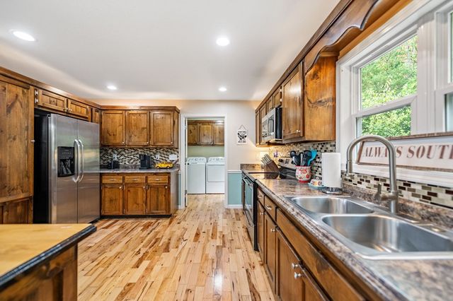 6 Gilliam Road, Mineral Bluff, GA 30559
