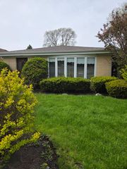 8662 N Merrill Street, Niles, IL 60714