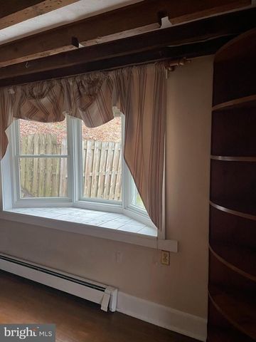 1127 KAOLIN RD, Avondale, PA 19311