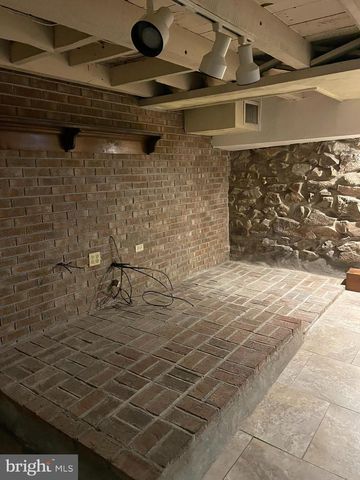 1127 KAOLIN RD, Avondale, PA 19311