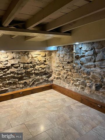 1127 KAOLIN RD, Avondale, PA 19311